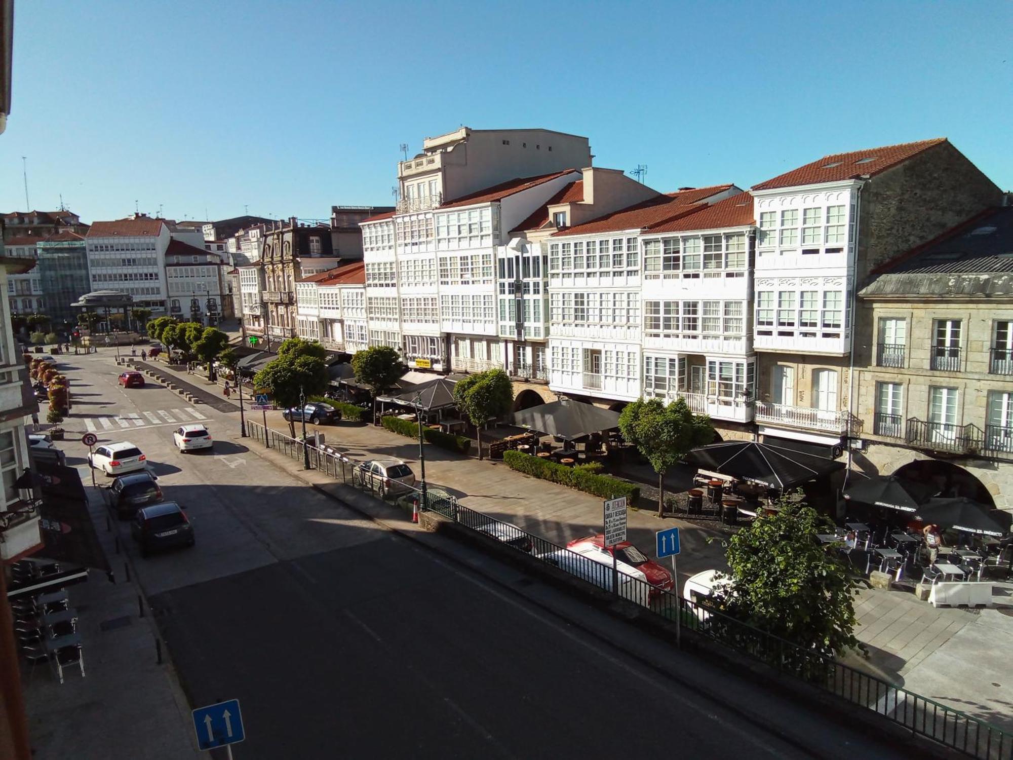 Pension La Plaza Betanzos Exteriör bild